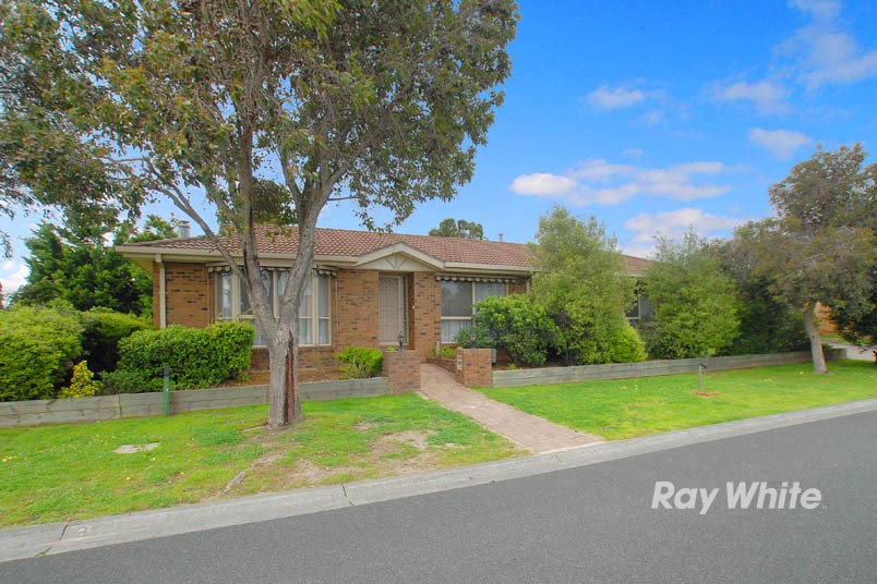 143 Lawless Drive, CRANBOURNE NORTH, VIC 3977