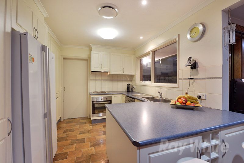6 Piper Road, FERNTREE GULLY, VIC 3156