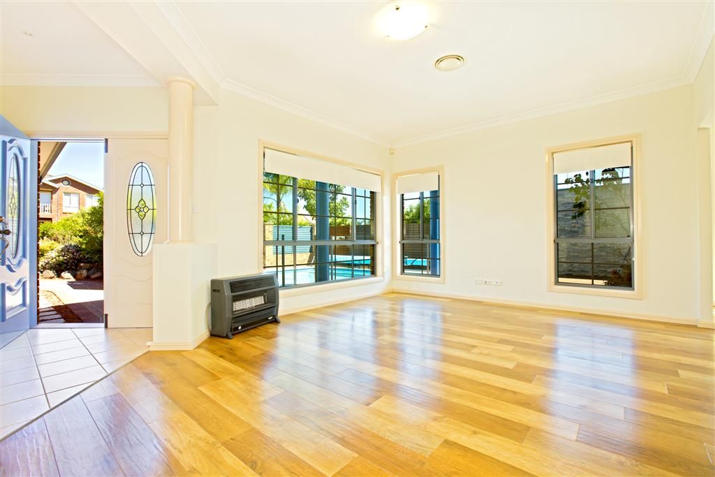 15 Brigadoon Avenue, GLENMORE PARK, NSW 2745