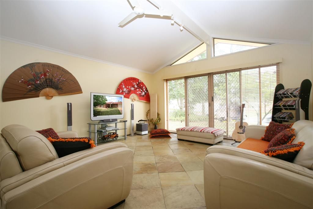 35 Wari Avenue, GLENMORE PARK, NSW 2745