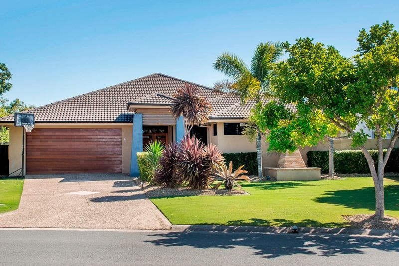 35 Calmwater Crescent, HELENSVALE, QLD 4212