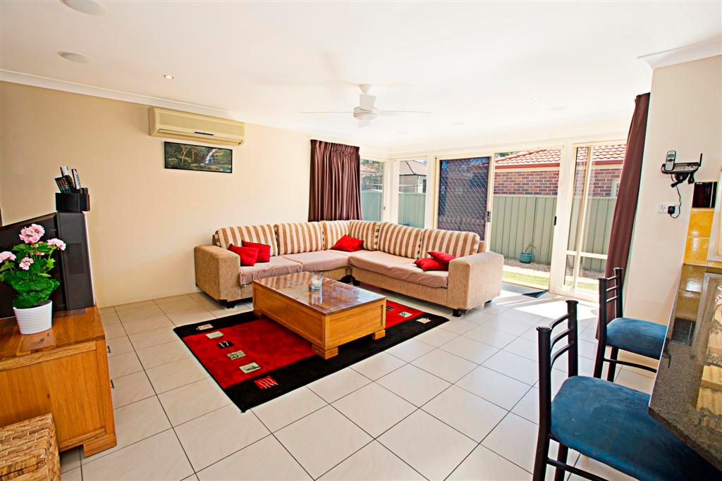 5 Kuraji Close, GLENMORE PARK, NSW 2745