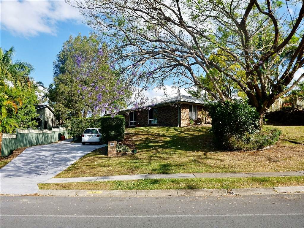 28 Ware Drive, CURRUMBIN WATERS QLD 4223