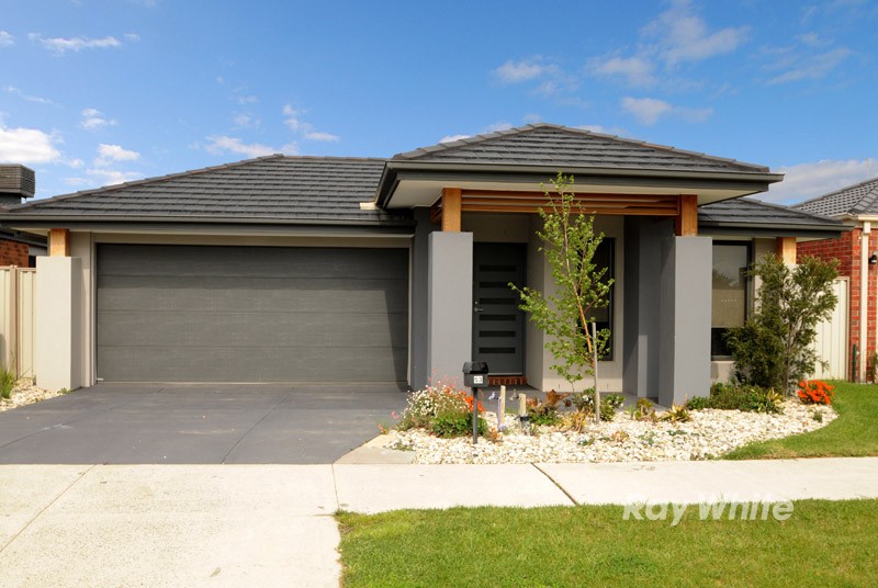 53 Victory Drive, PAKENHAM, VIC 3810