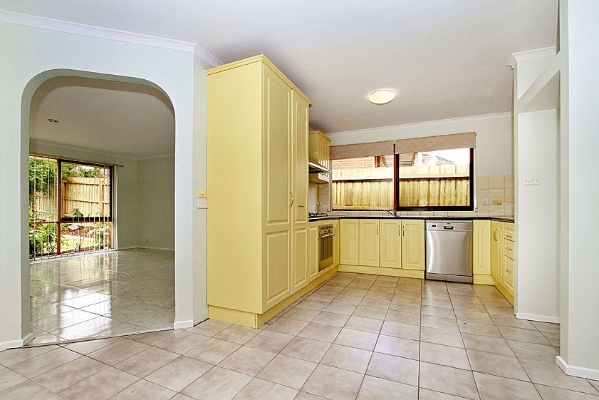 15 Warburton Court, MILL PARK, VIC 3082