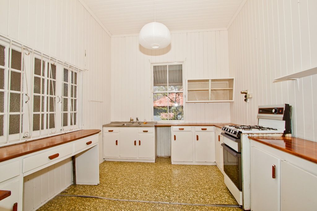 72 Fairfield Road, FAIRFIELD, QLD 4103