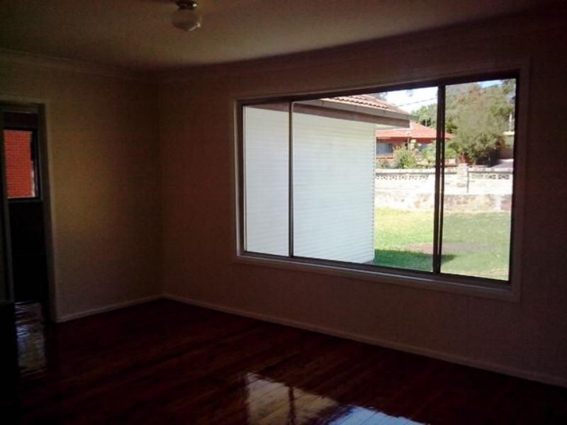 LAKE HEIGHTS, NSW 2502