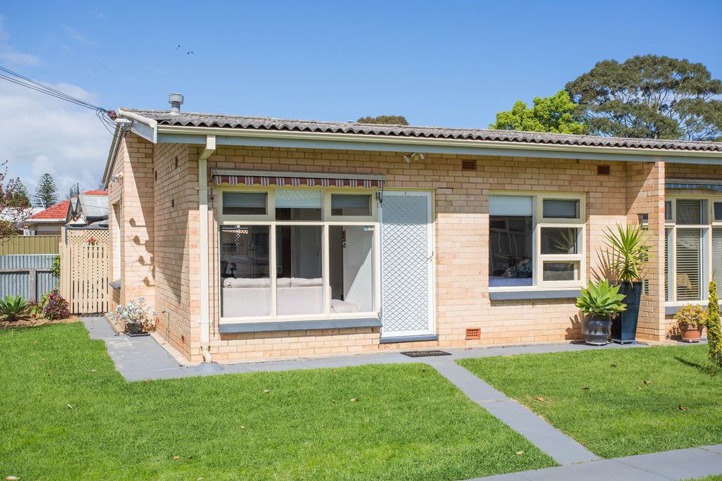 1/9 Pine Avenue, GLENELG NORTH, SA 5045