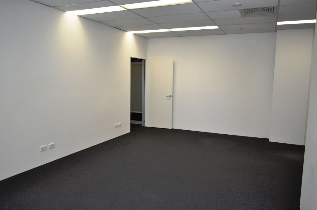SOUTHPORT, QLD 4215