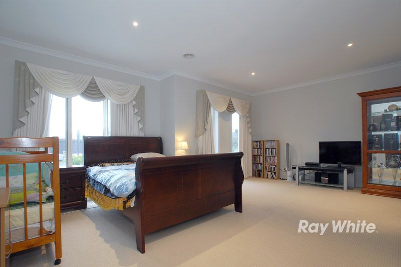 74 Melington Drive, LYNDHURST, VIC 3975