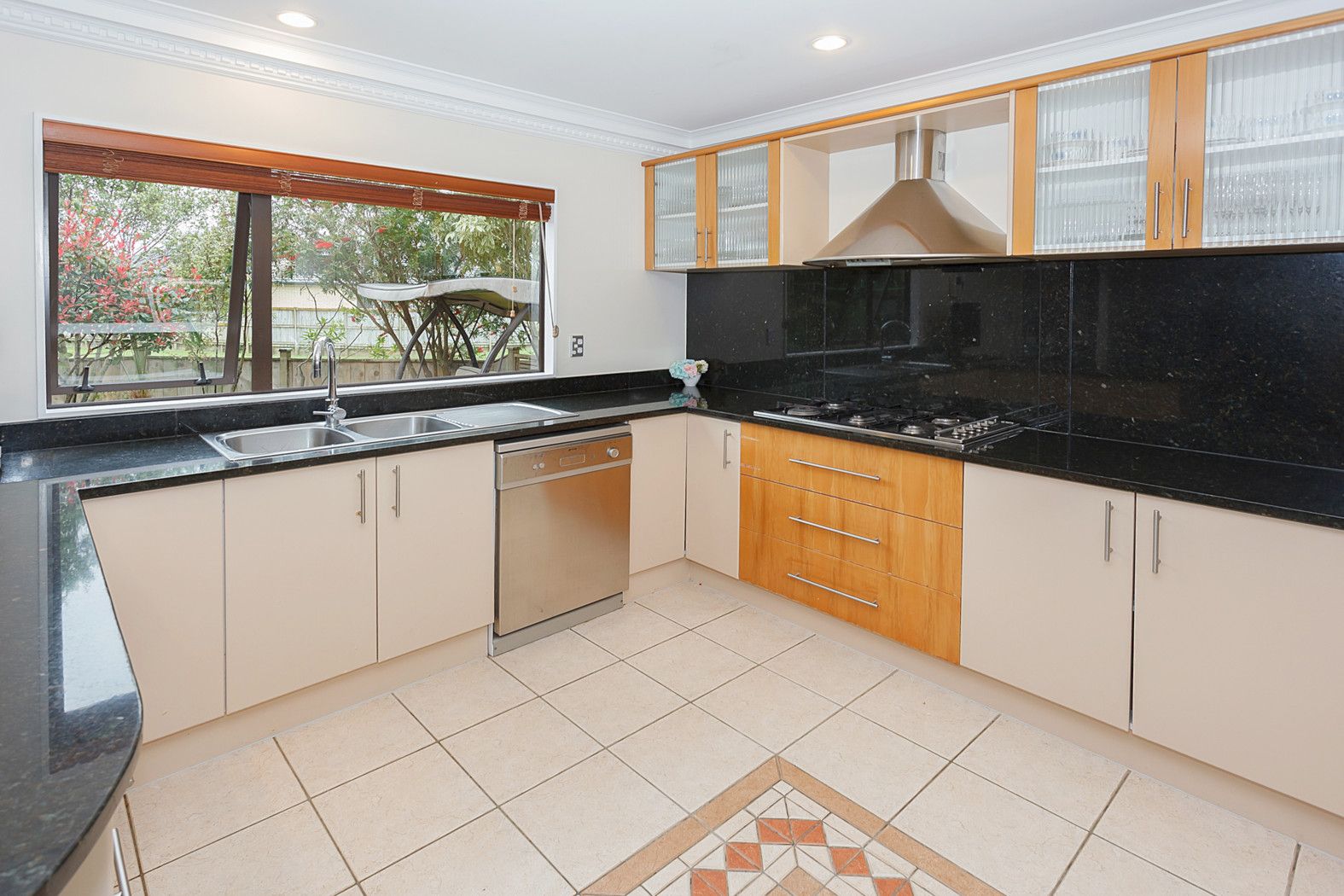 10 Glen Bay Close, PINEHILL, North Shore City