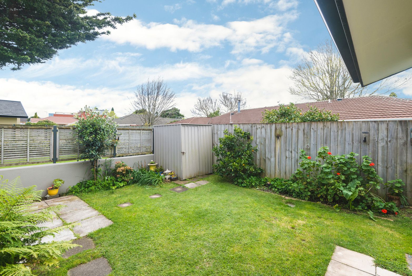 20/8 Landscape Road, PAPATOETOE, Manukau City