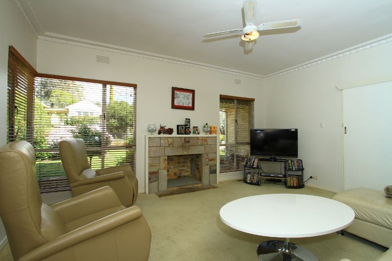 24 Putnam Avenue, STRATHDALE, VIC 3550