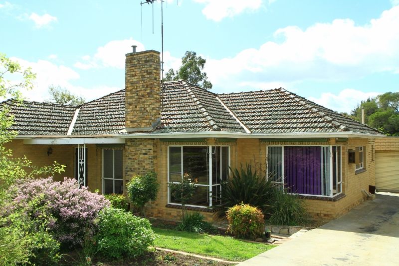 24 Putnam Avenue, STRATHDALE VIC 3550