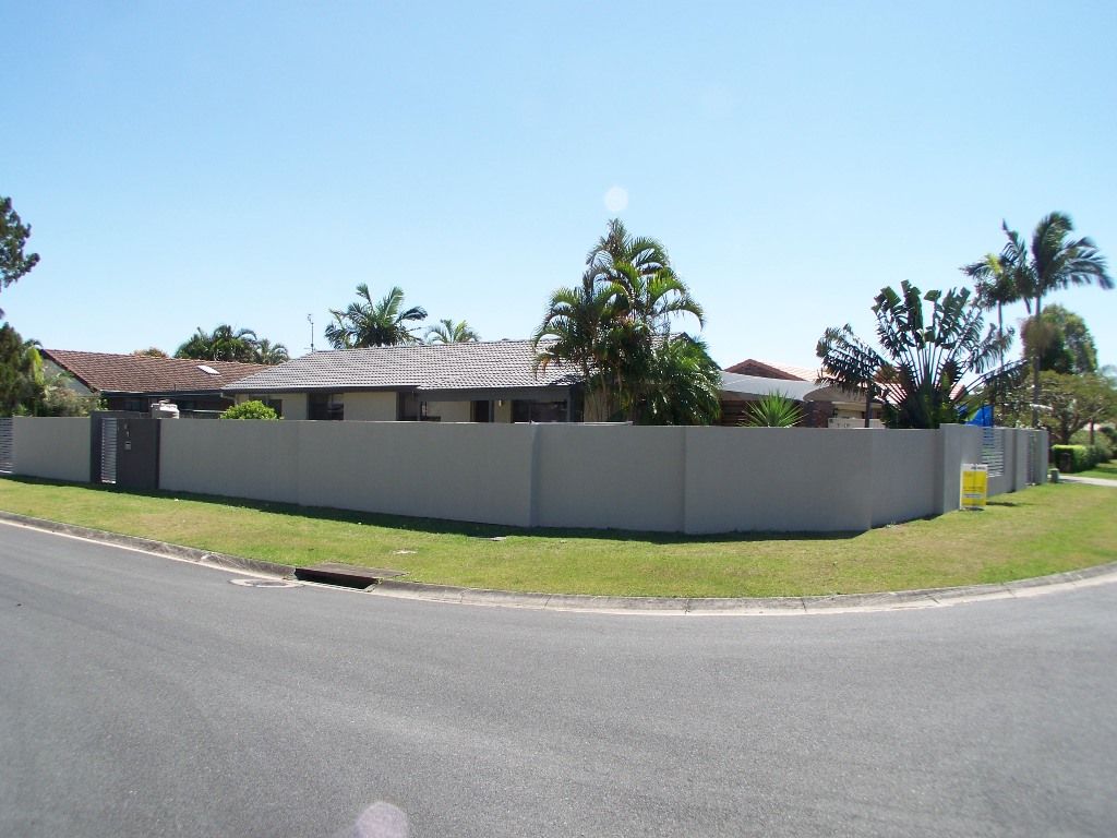 1 Pampas Court, HOLLYWELL, QLD 4216