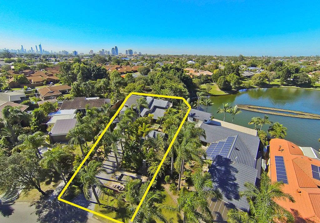14 Haslewood Court, MERMAID WATERS, QLD 4218