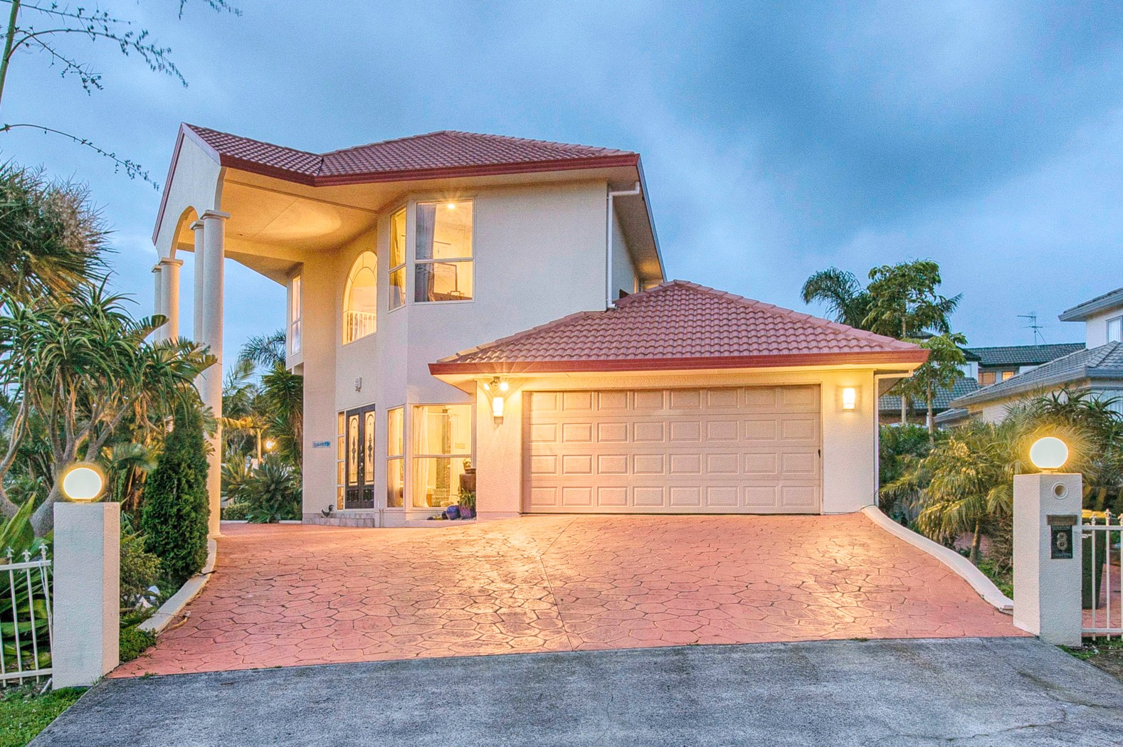 8 Annalong Road, Dannemora, Manukau City