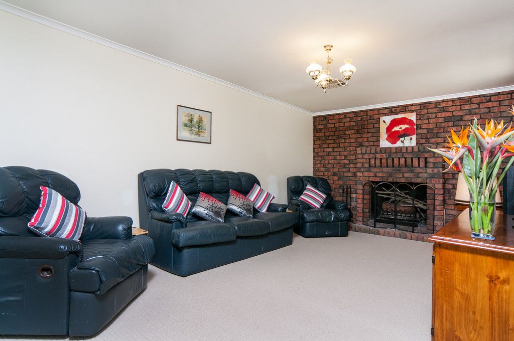 33 Ridgway Drive, FLAGSTAFF HILL, SA 5159