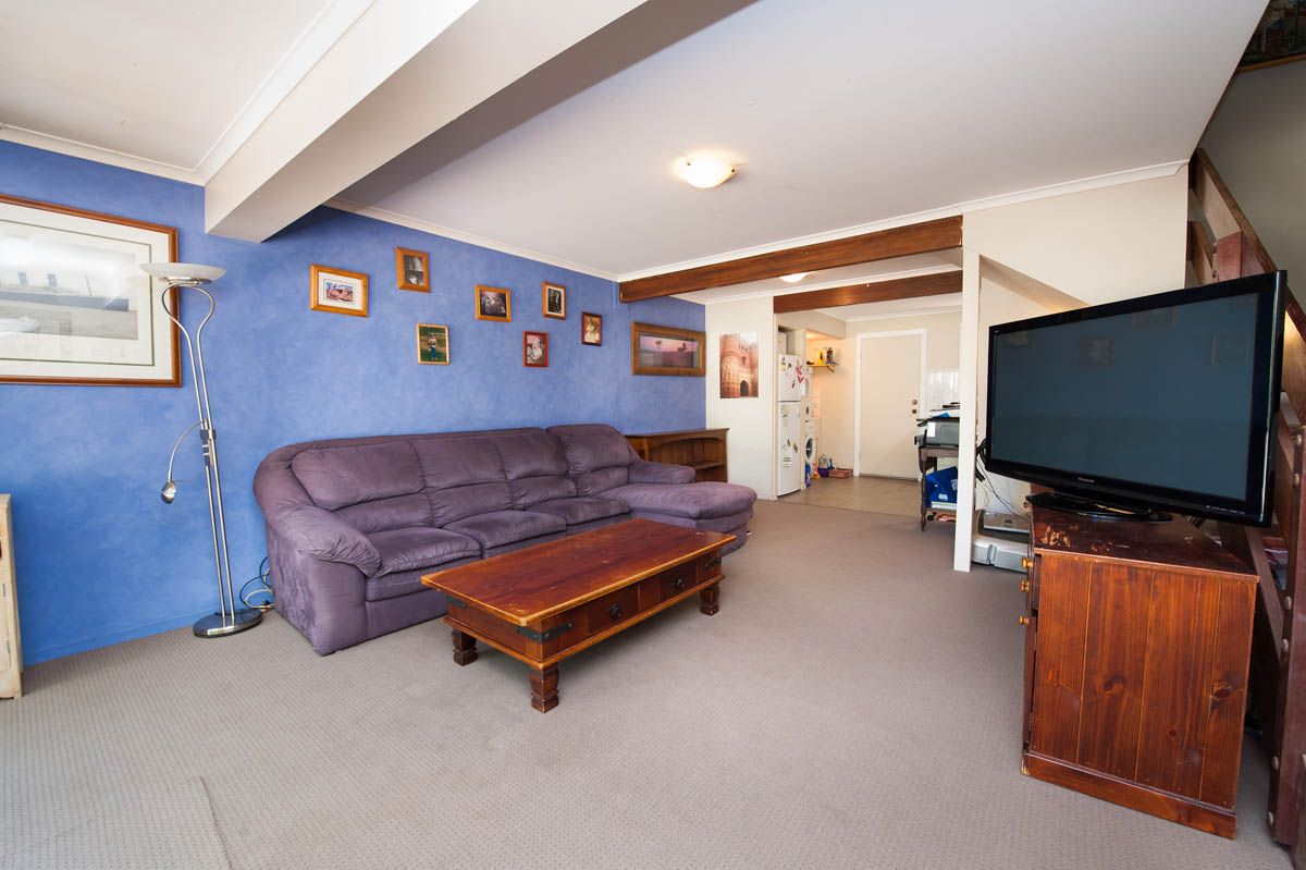 Unit 6/2 Benjamin Street, Mount Lofty, QLD 4350