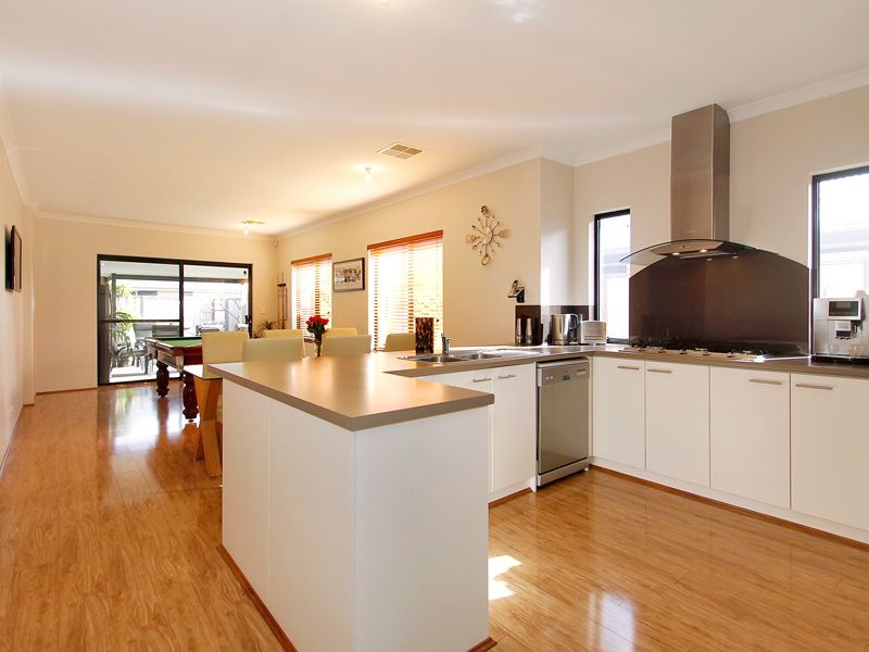 62 Stockholm Road, WANNEROO, WA 6065