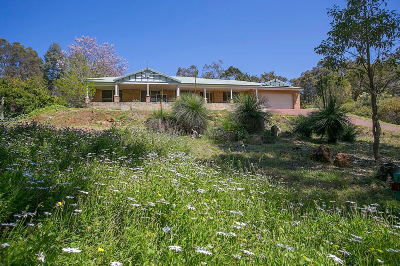 35 Palmateer Drive, CARMEL WA 6076