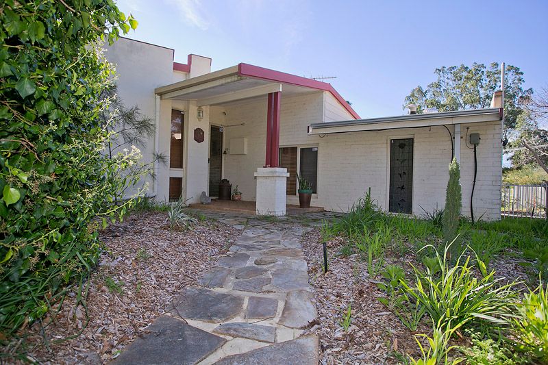 12 Connor Road, LESMURDIE, WA 6076