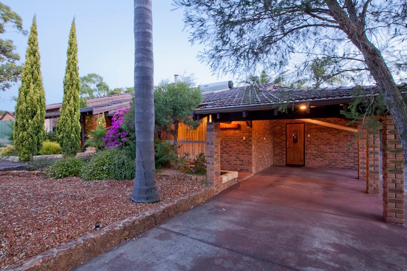 17 Glyde Road, LESMURDIE, WA 6076