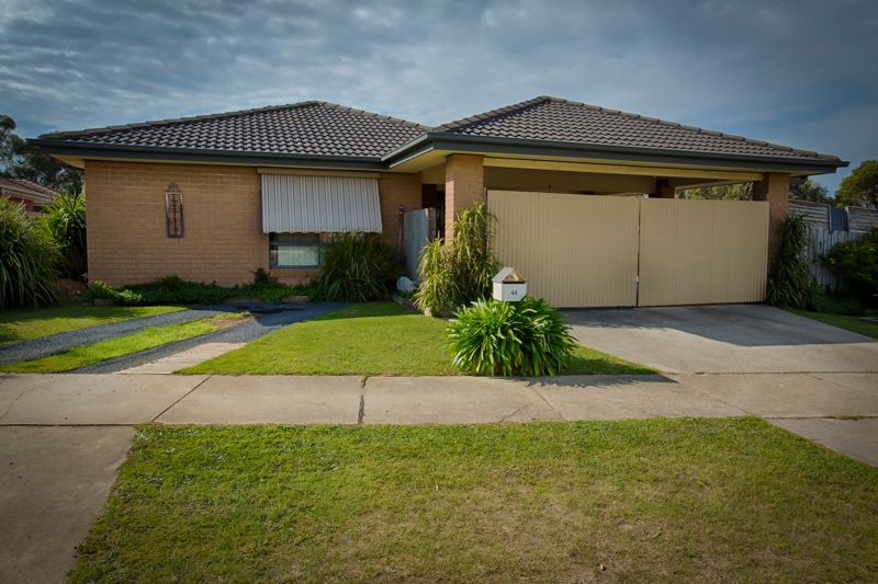44 Murphy Road, PAKENHAM VIC 3810