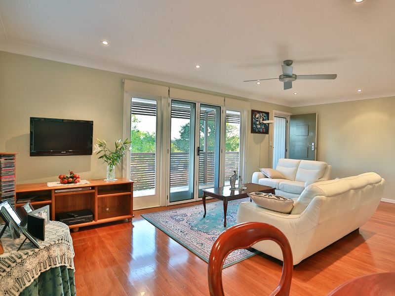 4 Cuthbert Street, ASPLEY QLD 4034