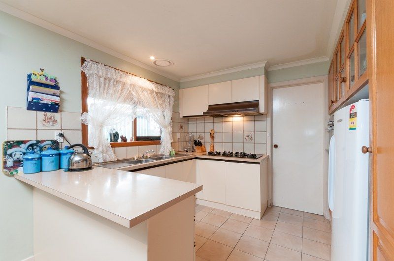 24 Axminster Drive, CRAIGIEBURN, VIC 3064
