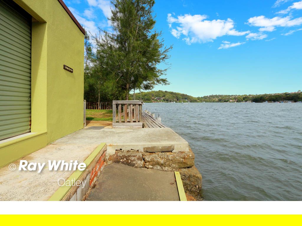 5 Dinjerra Crescent, OATLEY NSW 2223