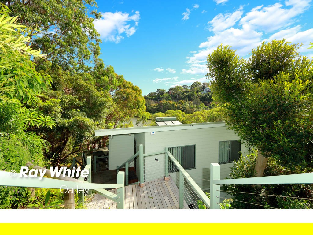 5 Dinjerra Crescent, OATLEY, NSW 2223