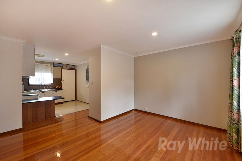 34 Arnold Drive, SCORESBY, VIC 3179