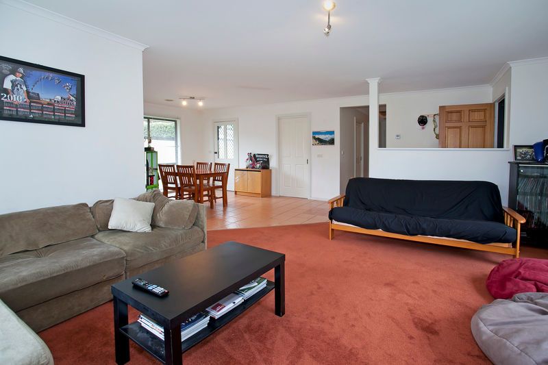 8 Moona Court, GROVEDALE, VIC 3216