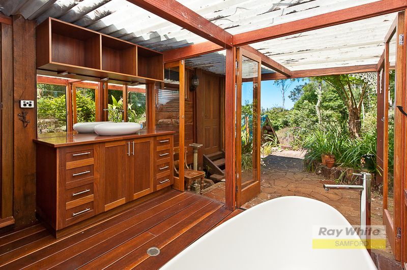 4 Ted Street, MOUNT GLORIOUS, QLD 4520