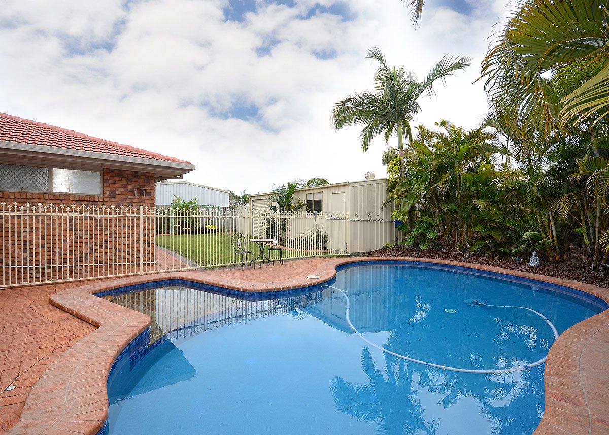 4 Brampton Court, KAWUNGAN, QLD 4655