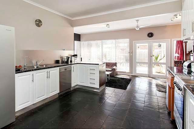 2 Draper Street, LARGS NORTH, SA 5016