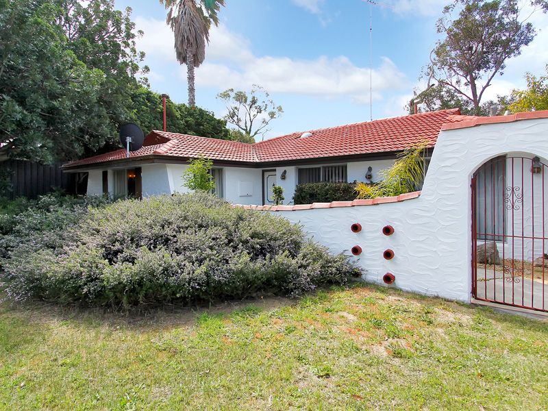 28 Retford Place, CARINE, WA 6020