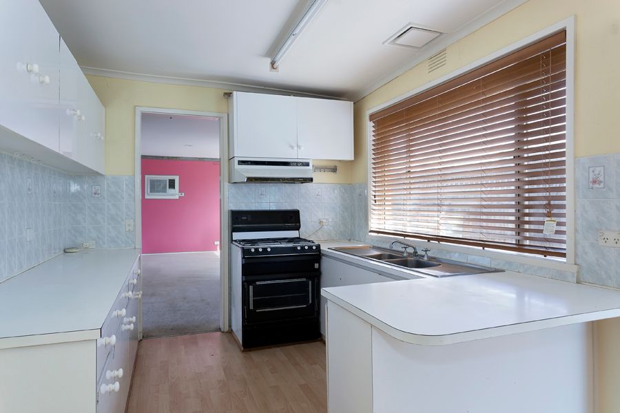 10 Ince Place, MELTON WEST, VIC 3337