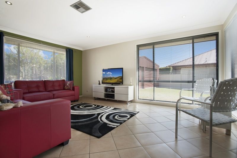 4 Portsmouth Place, RAWORTH, NSW 2321