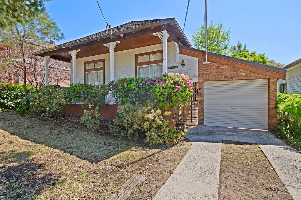 32 Monash Road, GLADESVILLE NSW 2111