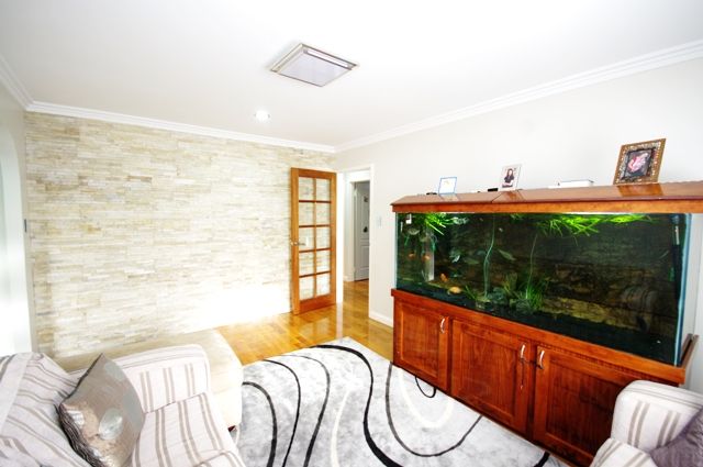 5 Meredith Way, KOONDOOLA, WA 6064