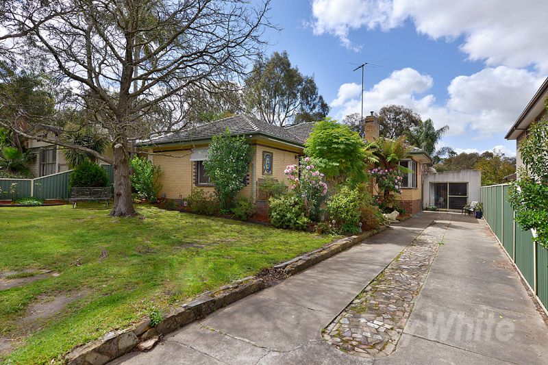 12 Canter Street, ROWVILLE, VIC 3178