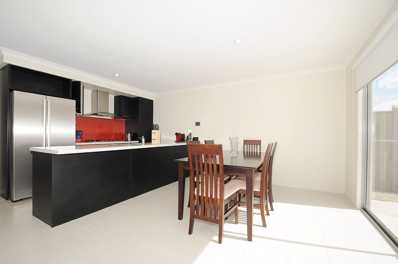 88 Silver Wattle Drive, LYNDHURST, VIC 3975