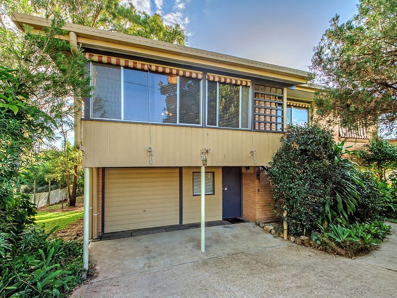 6 Hillview Parade, ASHMORE, QLD 4214