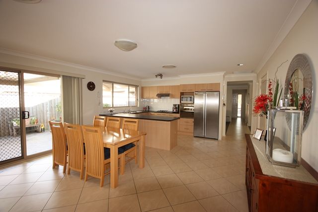 9 Maclean Lane, CAMDEN PARK, NSW 2570