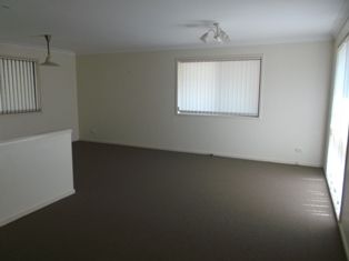 2 Ajax Place, ENGADINE, NSW 2233