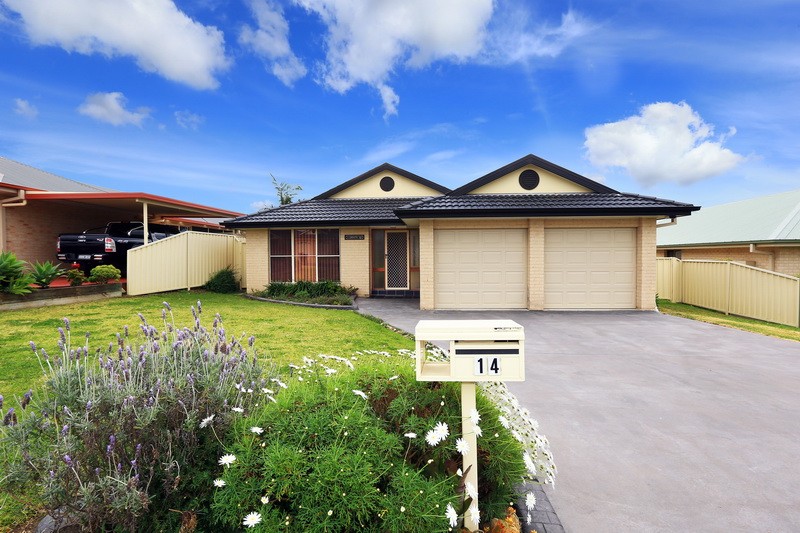 14 Carrington Park Drive, WORRIGEE, NSW 2540
