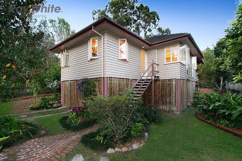 2 Hefferan Street, FAIRFIELD, QLD 4103