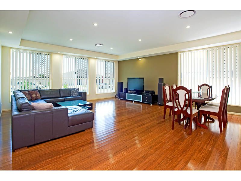 14 Denver Grove, REGENTS PARK, QLD 4118